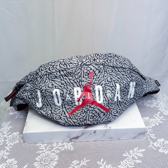 Jordan Air Jordan Crossbody Belt Bag NWT Unisex - Picture 5 of 16